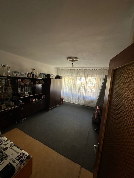 Sector 5, zona Str. Doina, garsoniera spatioasa de 40 mp, bloc 1986.