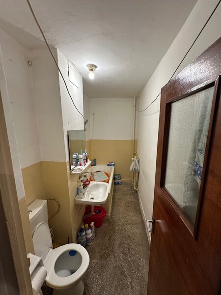 Sector 5, zona Str. Doina, garsoniera spatioasa de 40 mp, bloc 1986.